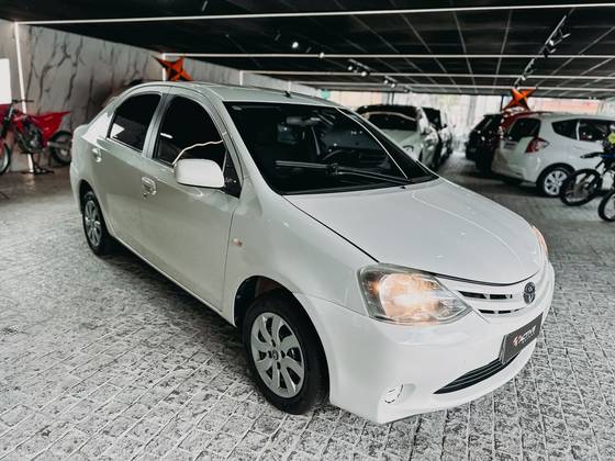 TOYOTA ETIOS 1.5 X SEDAN 16V FLEX 4P MANUAL